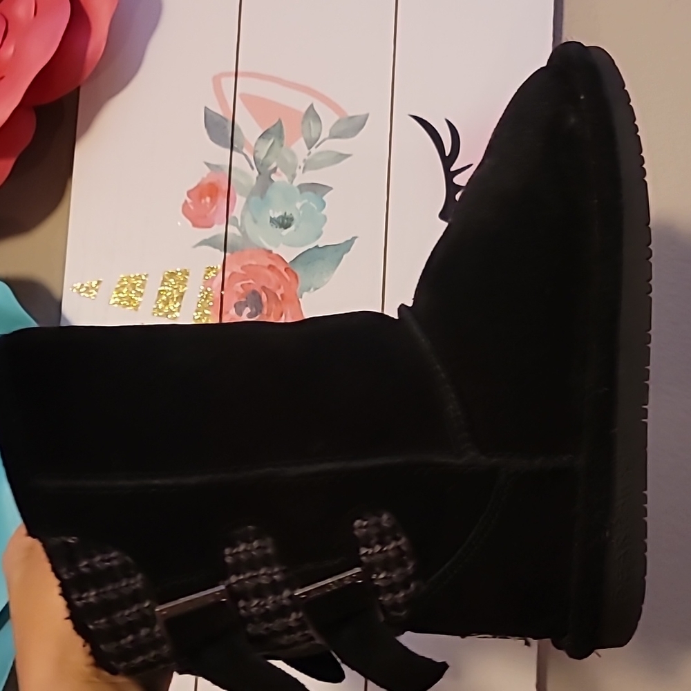 🚩Girls size 1 bear paw